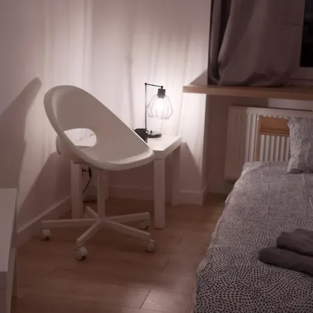 Проживання в сім'ї Calm And Quiet In